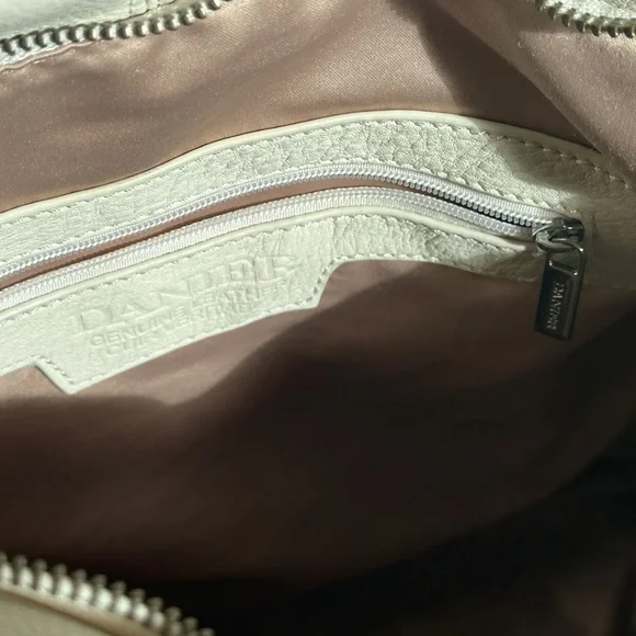Danier Cream Leather Shoulder Bag - Picture 9 of 10